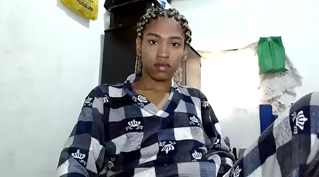 angelamarie1 online show from 4, 1, 2025