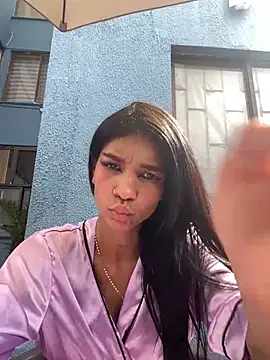 LauraAristizabal online show from 23, 1, 2025