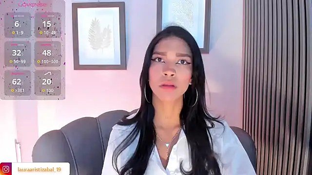 LauraAristizabal online show from 26, 1, 2025