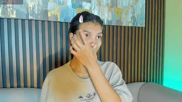 LauraAristizabal online show from 22, 11, 2025