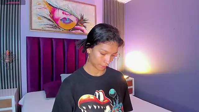 LauraAristizabal online show from 7, 2, 2026