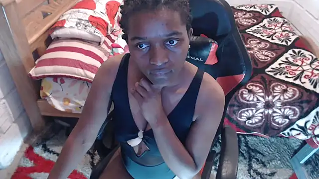 Snapshot of sexyjustin202 chatting on 5, 12, 2024 sexyjustin202 online show from 5, 12, 2024