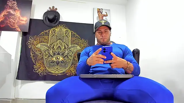 LOGAN WHITTERS01 online show from 18, 2, 2025