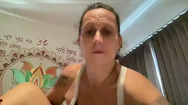 Snapshot of Sexy-Mel chatting on 4, 12, 2025 Sexy-Mel online show from 4, 12, 2025