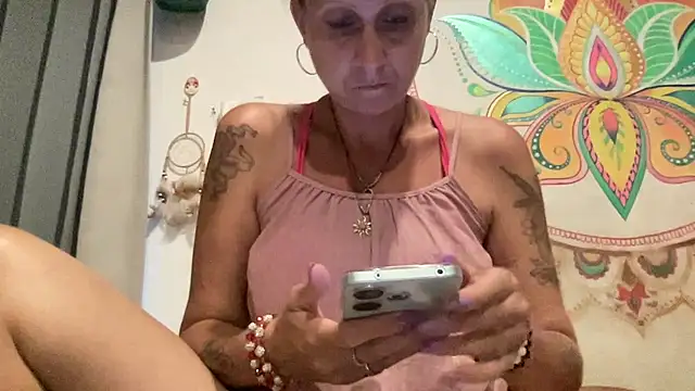 Snapshot of Sexy-Mel chatting on 11, 1, 2026 Sexy-Mel online show from 11, 1, 2026