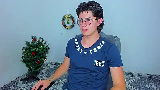 Snapshot of patrik_027 chatting on 28, 12, 2024 patrik 027 online show from 28, 12, 2024