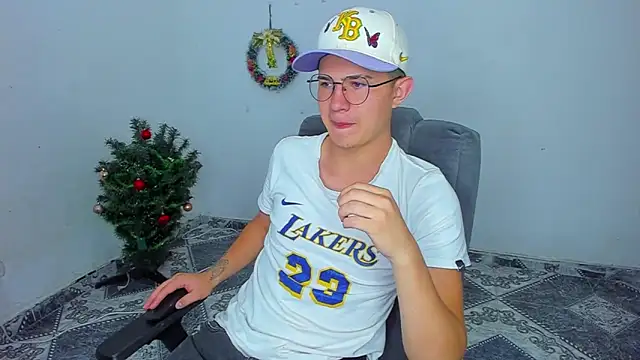 Snapshot of patrik_027 chatting on 5, 1, 2025 patrik 027 online show from 5, 1, 2025