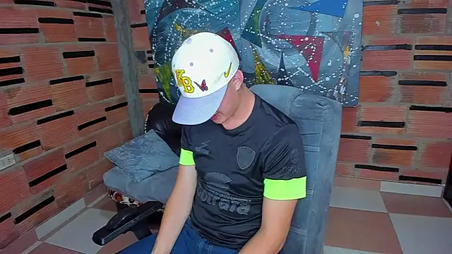 Snapshot of patrik_027 chatting on 1, 2, 2025 patrik 027 online show from 1, 2, 2025