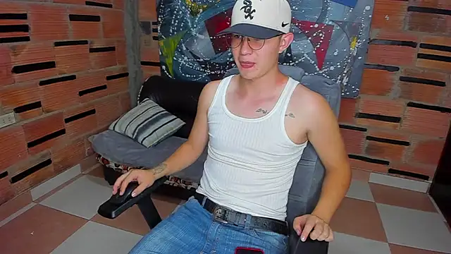 Snapshot of patrik_027 chatting on 6, 2, 2025 patrik 027 online show from 6, 2, 2025