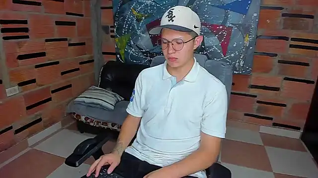 Snapshot of patrik_027 chatting on 11, 2, 2025 patrik 027 online show from 11, 2, 2025