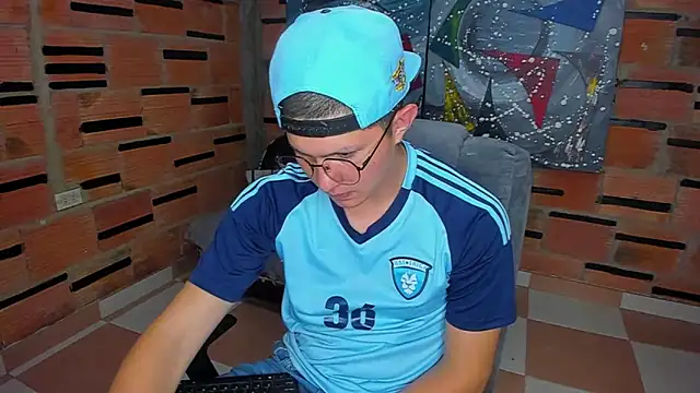 Snapshot of patrik_027 chatting on 14, 2, 2025 patrik 027 online show from 14, 2, 2025