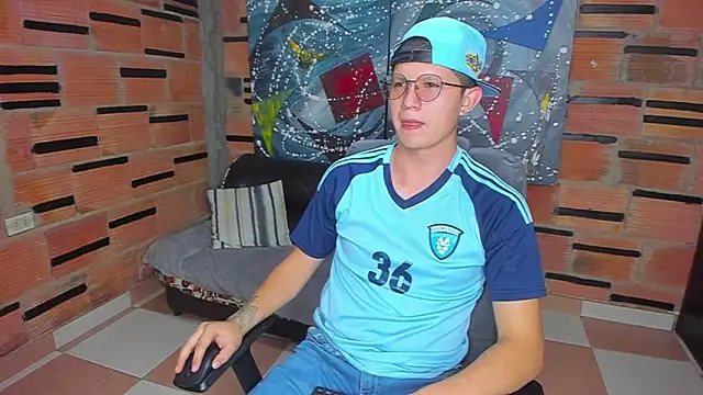 Snapshot of patrik_027 chatting on 14, 2, 2025 patrik 027 online show from 14, 2, 2025