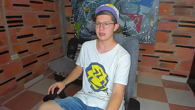 Snapshot of patrik_027 chatting on 18, 2, 2025 patrik 027 online show from 18, 2, 2025