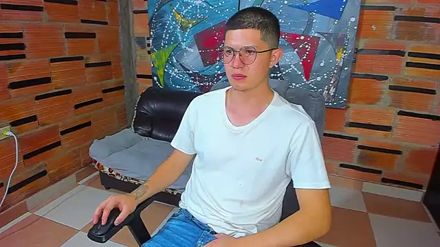 Snapshot of patrik_027 chatting on 28, 2, 2025 patrik 027 online show from 28, 2, 2025