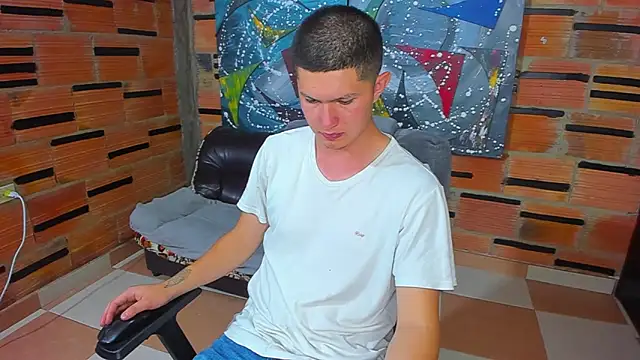 Snapshot of patrik_027 chatting on 28, 2, 2025 patrik 027 online show from 28, 2, 2025