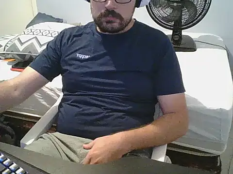 Snapshot of SuyNey chatting on 8, 2, 2026 SuyNey online show from 8, 2, 2026