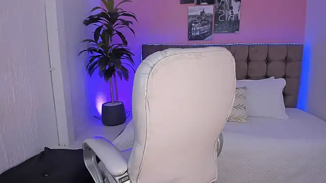 Stefhanyblow online show from 12, 3, 2025