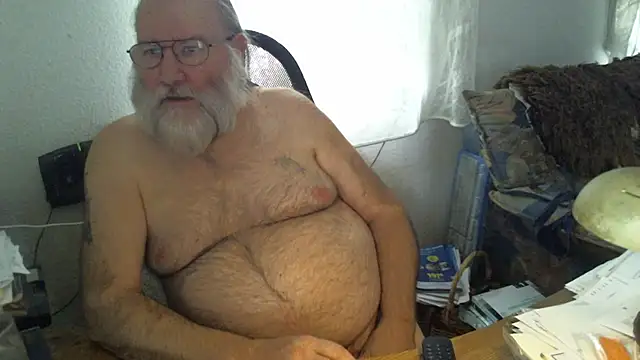 Snapshot of SexySantaC chatting on 6, 1, 2025 SexySantaC online show from 6, 1, 2025