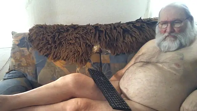 Snapshot of SexySantaC chatting on 13, 1, 2025 SexySantaC online show from 13, 1, 2025