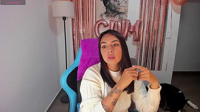 Snapshot of Miss_Nicole chatting on 8, 6, 2026 Miss Nicole online show from 8, 6, 2026