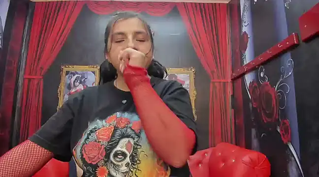 AmaiaDavies online show from 4, 12, 2024