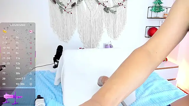 evaa rose online show from 14, 12, 2025