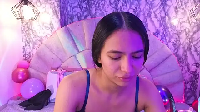 Snapshot of _emma_miller_ chatting on 9, 5, 2026 emma miller online show from 9, 5, 2026