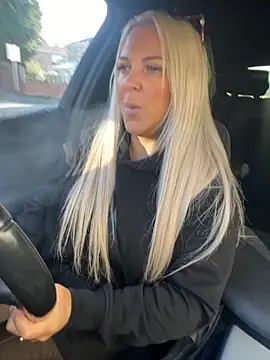 Bustyblondebabe32 online show from 29, 9, 2025