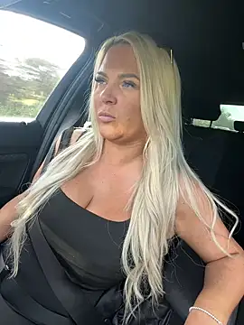 Bustyblondebabe32 online show from 31, 3, 2026