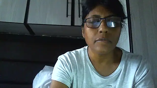 Snapshot of MsAttitude chatting on 4, 12, 2024 MsAttitude online show from 4, 12, 2024