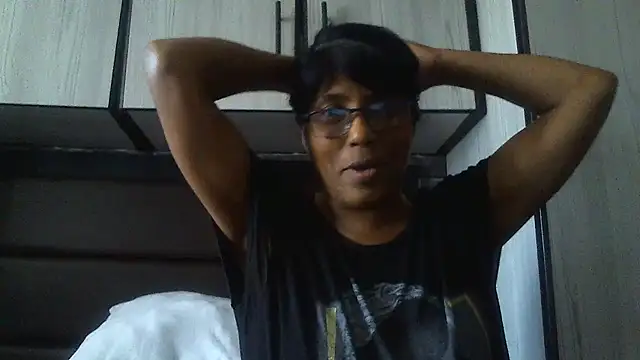 Snapshot of MsAttitude chatting on 12, 12, 2024 MsAttitude online show from 12, 12, 2024