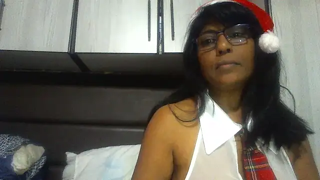 Snapshot of MsAttitude chatting on 24, 12, 2024 MsAttitude online show from 24, 12, 2024