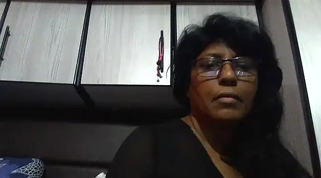 Snapshot of MsAttitude chatting on 12, 1, 2025 MsAttitude online show from 12, 1, 2025