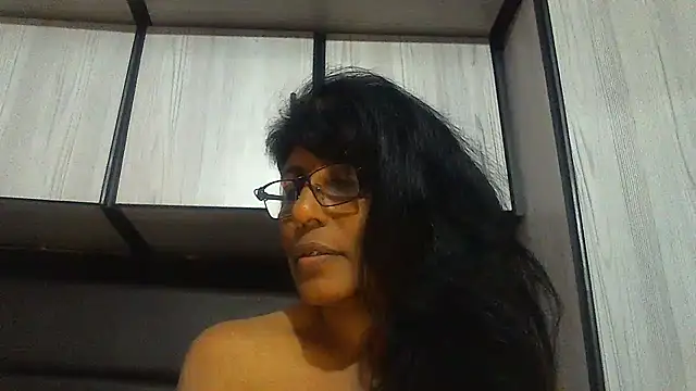 Snapshot of MsAttitude chatting on 6, 2, 2025 MsAttitude online show from 6, 2, 2025