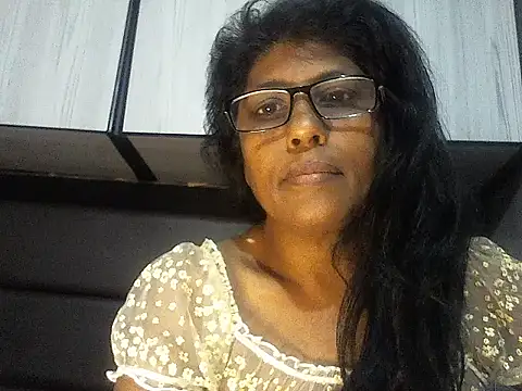 Snapshot of MsAttitude chatting on 12, 9, 2025 MsAttitude online show from 12, 9, 2025