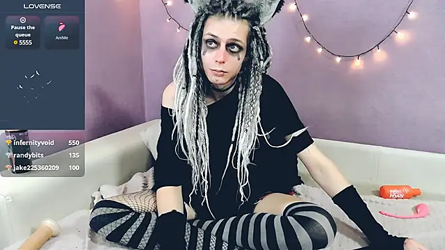 Littlepinkcat online show from 13, 2, 2025