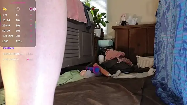 LoveSaraChristine online show from 27, 10, 2025