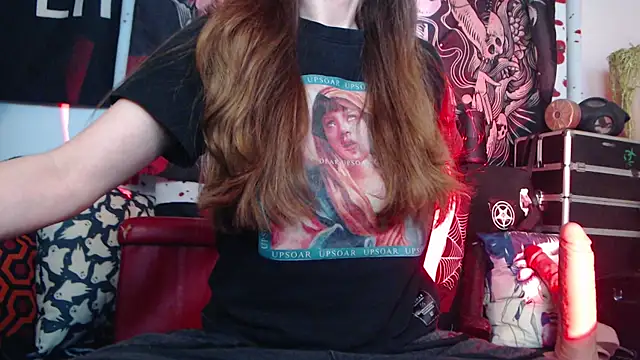 Snapshot of Silentmary chatting on 22, 4, 2026 Silentmary online show from 22, 4, 2026