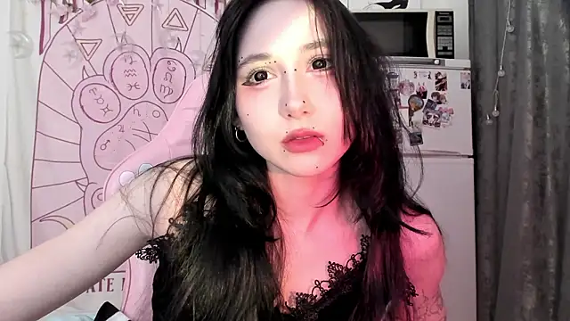 Holy420lolii online show from 13, 2, 2026