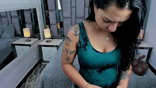 EMMAHILL1 online show from 9, 4, 2026