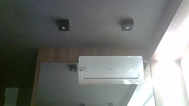 Skinny-Kitten online show from 3, 2, 2026