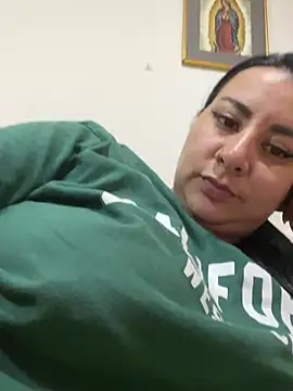Snapshot of Abril_Luv chatting on 5, 2, 2025 Abril Luv online show from 5, 2, 2025