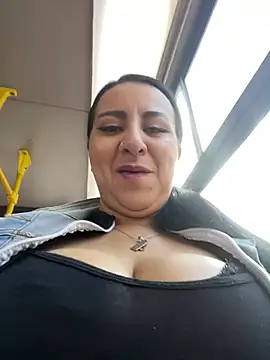 Snapshot of Abril_Luv chatting on 6, 2, 2025 Abril Luv online show from 6, 2, 2025