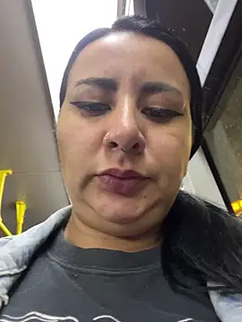 Snapshot of Abril_Luv chatting on 8, 2, 2025 Abril Luv online show from 8, 2, 2025