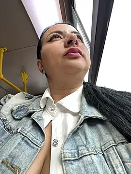 Snapshot of Abril_Luv chatting on 21, 2, 2025 Abril Luv online show from 21, 2, 2025