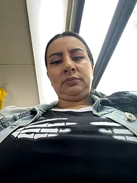 Abril Luv online show from 23, 10, 2025