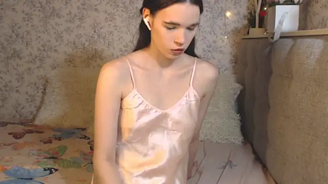 Nicole-Petite online show from 15, 12, 2024