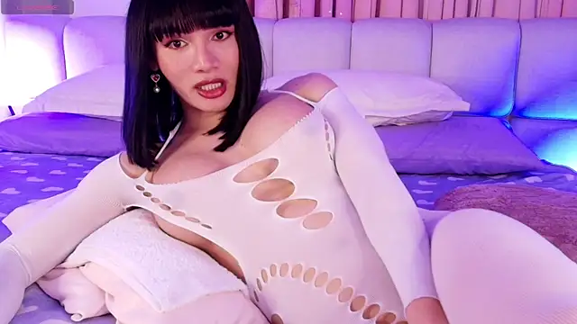 Snapshot of sweetieluna01 chatting on 27, 9, 2025 sweetieluna01 online show from 27, 9, 2025