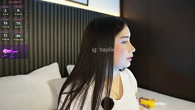 Snapshot of haylie_ chatting on 10, 7, 2026 haylie online show from 10, 7, 2026