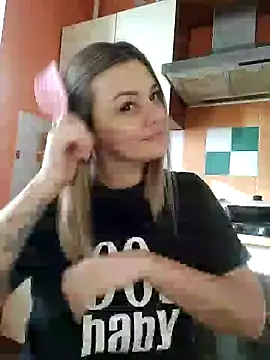 Snapshot of KrissSexi chatting on 7, 2, 2025 KrissSexi online show from 7, 2, 2025